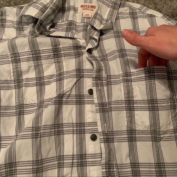 Men’s Checkered Button Down Shirt - Picture 3 of 5